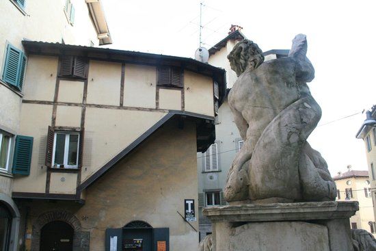 Fontana del Delfino