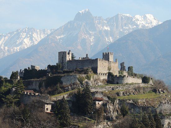 Bar-Ristorante nel Castello di Breno
