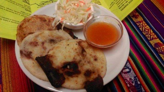 Restaurante Salvadoreño El Tazumal