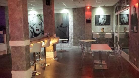 Hollywood Cafe