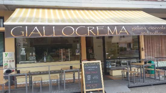 Giallo Crema
