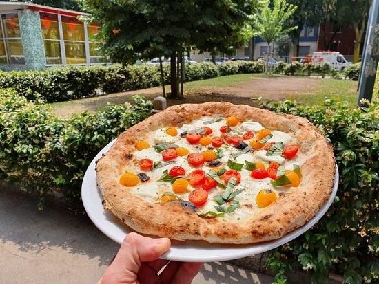 DesinoLento Bistro & Pizzeria