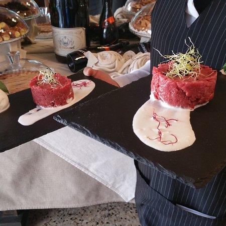New Ariston Restaurant wine-bar