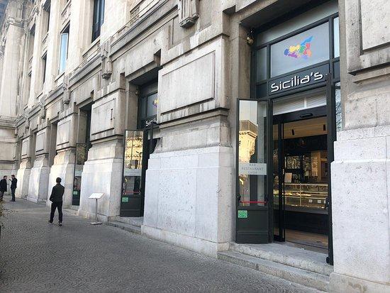 Sicilia's Shop Bar