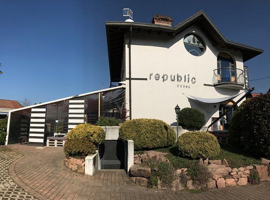 re-public house