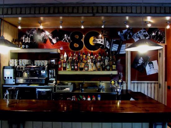 80'S bar café