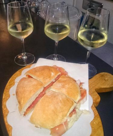 Vineria Merenderia Perbacco