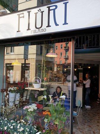 Fiuri Milano Flowers and Coffee