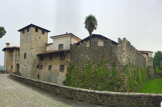 Castello dei Conti Calepio di Credaro