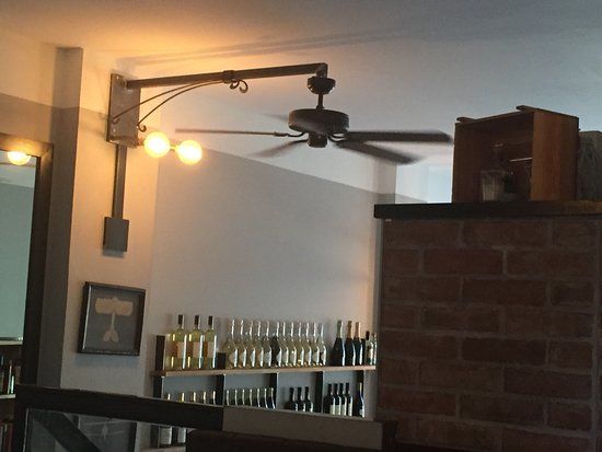 Arri's Bar